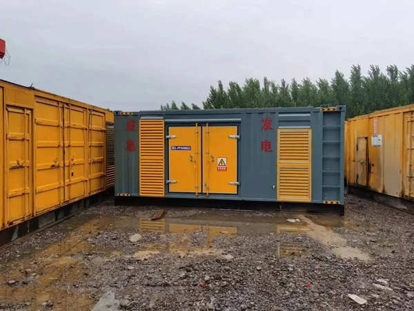 荔波柴油发电机如何判断干式空气滤清器是否需要更换？